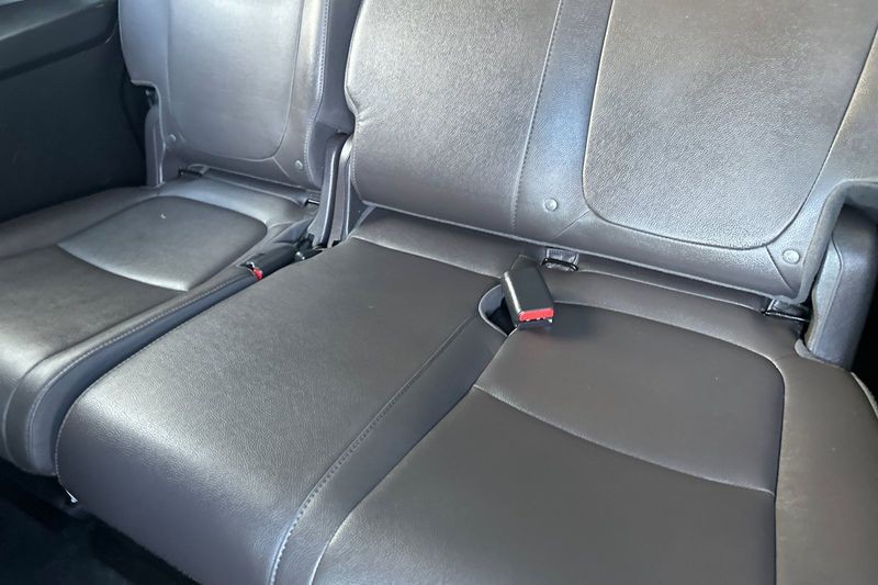 Honda Odyssey Vehicle Full-screen Gallery Image 15
