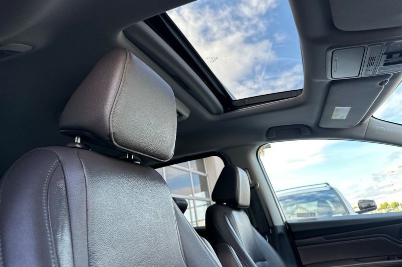Honda Odyssey Vehicle Full-screen Gallery Image 18