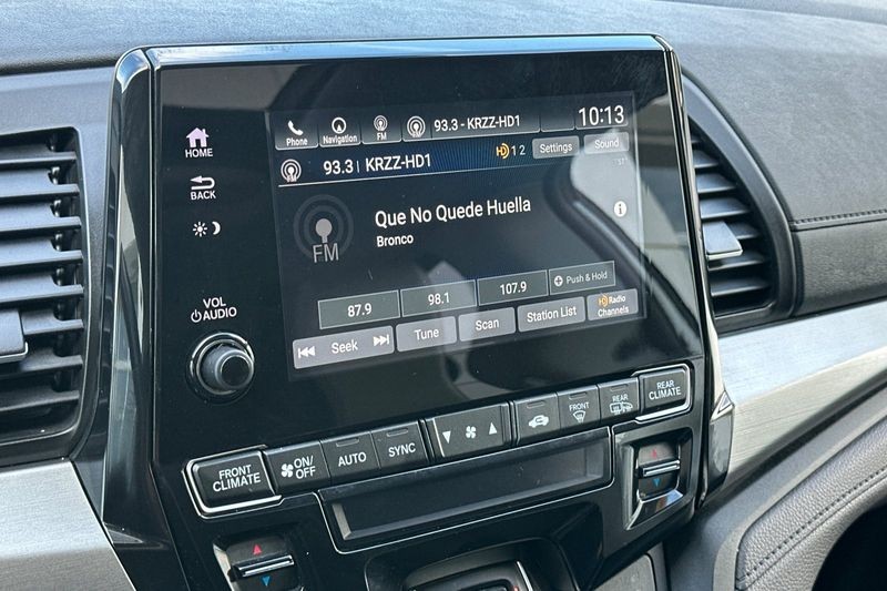 Honda Odyssey Vehicle Full-screen Gallery Image 19