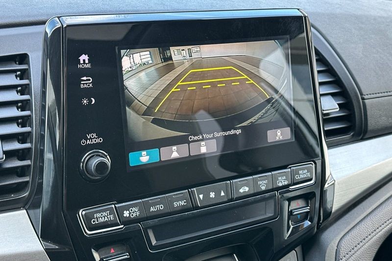 Honda Odyssey Vehicle Full-screen Gallery Image 20