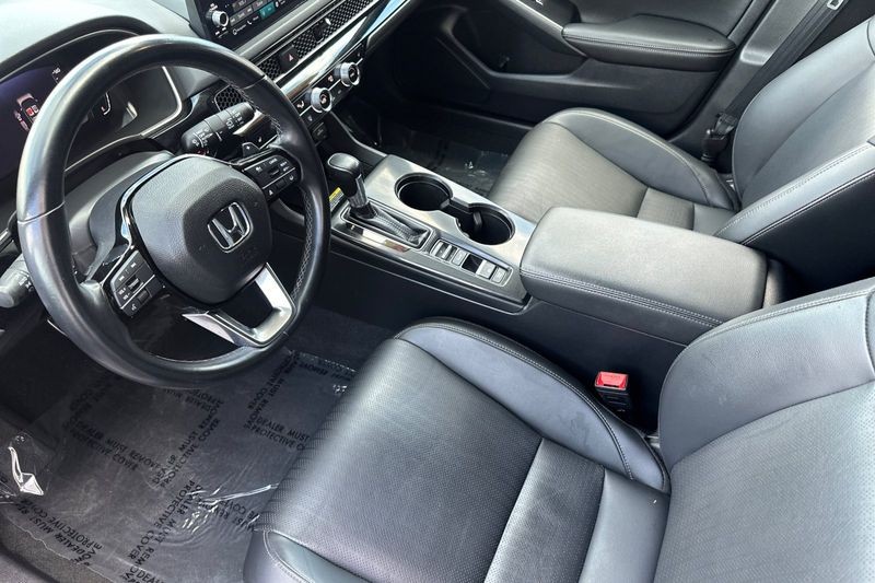 Honda Civic Hatchback Vehicle Full-screen Gallery Image 10