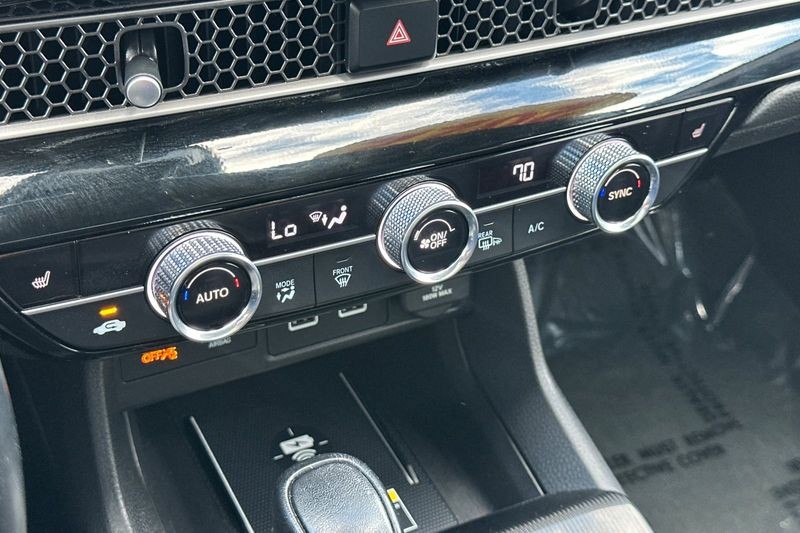Honda Civic Hatchback Vehicle Full-screen Gallery Image 20