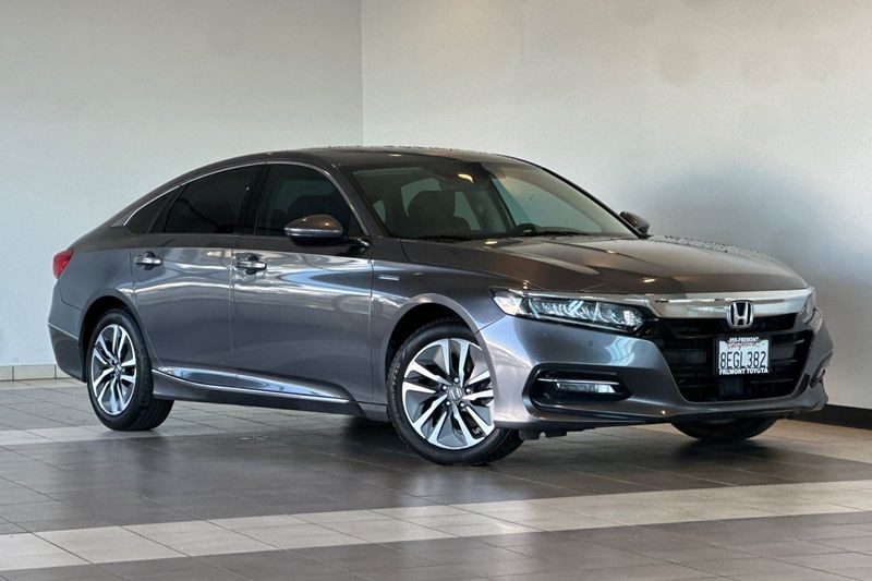 Honda Accord Hybrid Vehicle Full-screen Gallery Image 02