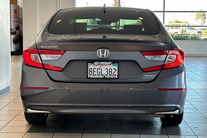 Honda Accord Hybrid Vehicle Full-screen Gallery Image 05