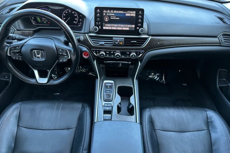 Honda Accord Hybrid Vehicle Full-screen Gallery Image 13
