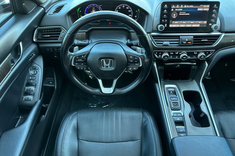 Honda Accord Hybrid Vehicle Full-screen Gallery Image 14