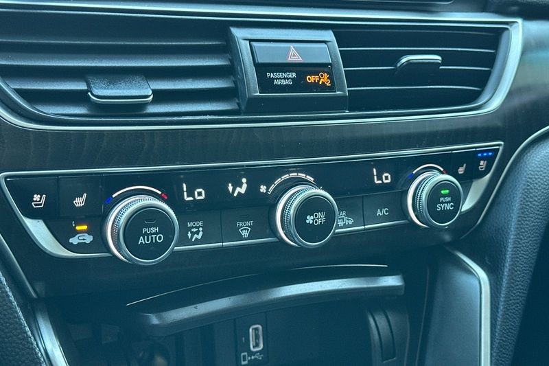 Honda Accord Hybrid Vehicle Full-screen Gallery Image 19