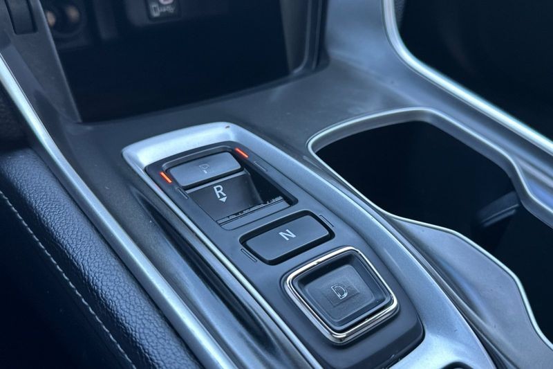 Honda Accord Hybrid Vehicle Full-screen Gallery Image 20