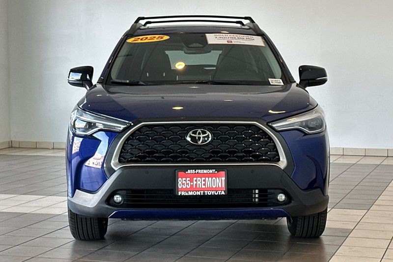Toyota Corolla Cross Vehicle Full-screen Gallery Image 09