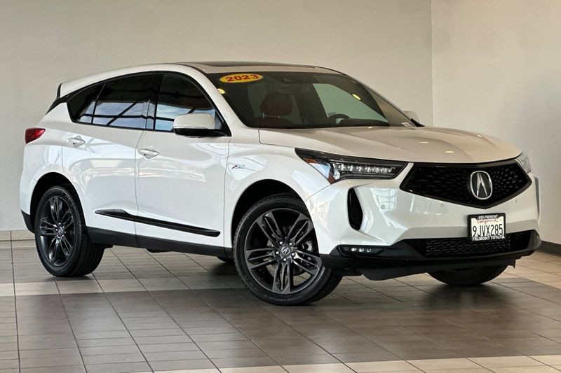 Acura RDX Vehicle Full-screen Gallery Image 02