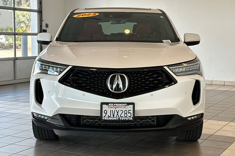 Acura RDX Vehicle Full-screen Gallery Image 09