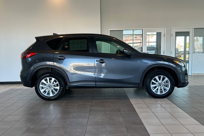 Mazda CX-5 Vehicle Full-screen Gallery Image 03