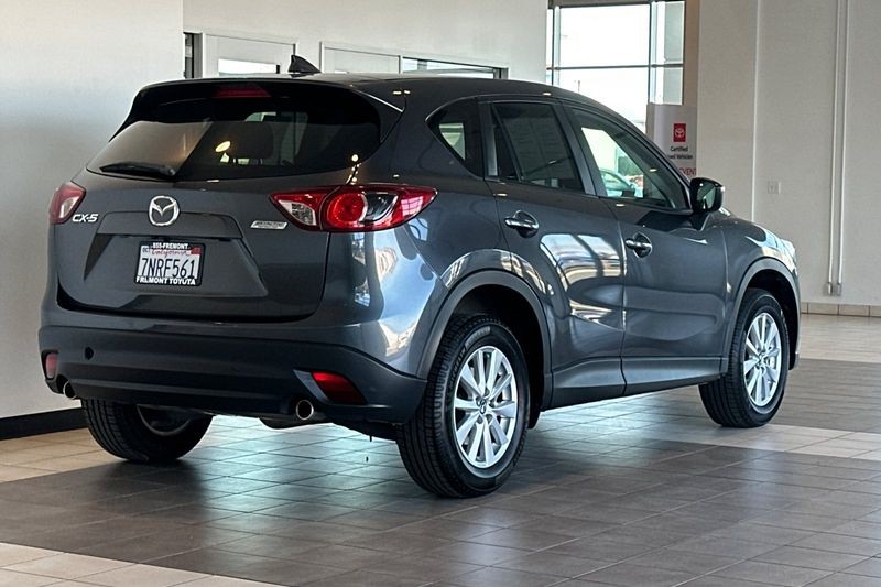 Mazda CX-5 Vehicle Full-screen Gallery Image 04