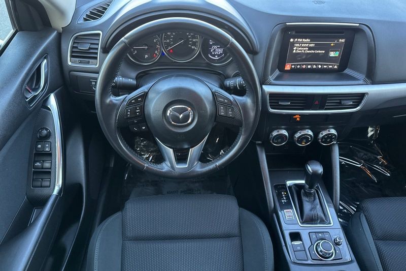 Mazda CX-5 Vehicle Full-screen Gallery Image 14