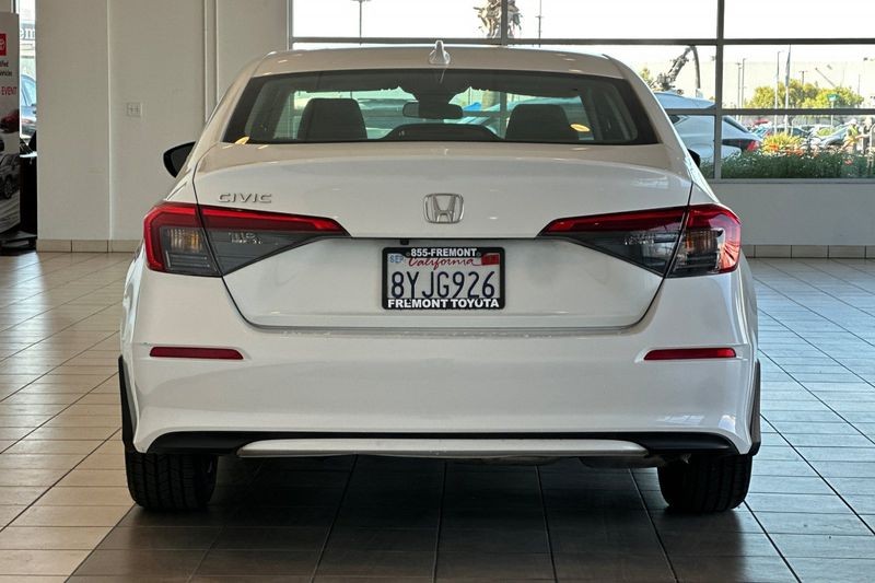 Honda Civic Sedan Vehicle Full-screen Gallery Image 05