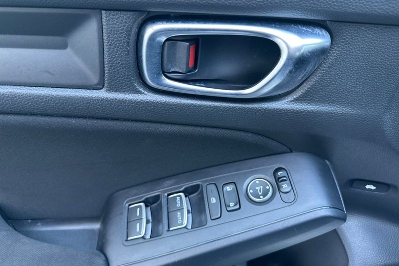Honda Civic Sedan Vehicle Full-screen Gallery Image 11