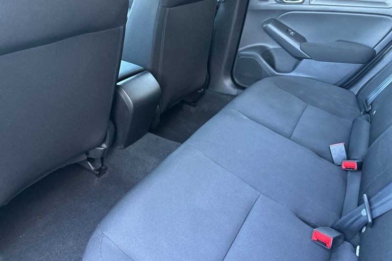 Honda Civic Sedan Vehicle Full-screen Gallery Image 12