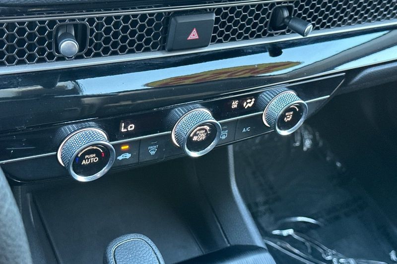 Honda Civic Sedan Vehicle Full-screen Gallery Image 19