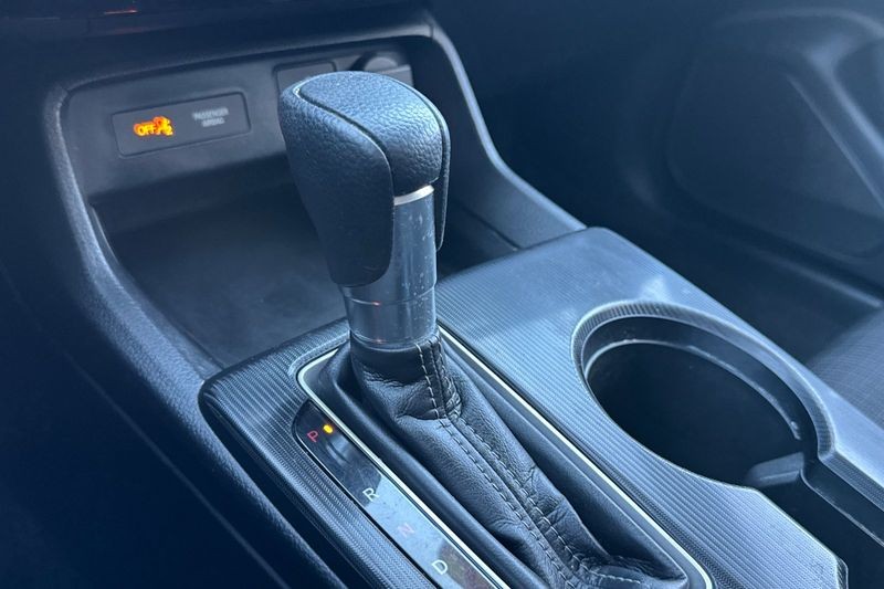 Honda Civic Sedan Vehicle Full-screen Gallery Image 20