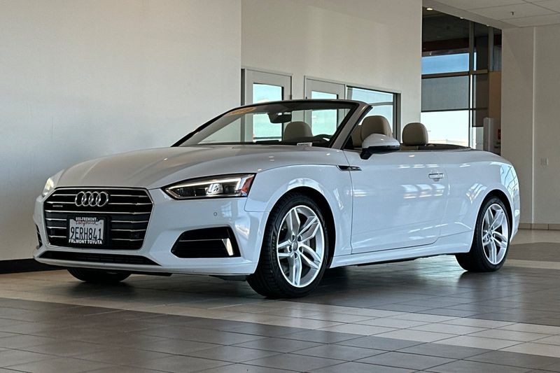 Audi A5 Cabriolet Vehicle Full-screen Gallery Image 09
