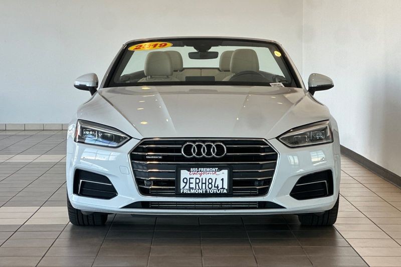 Audi A5 Cabriolet Vehicle Full-screen Gallery Image 10