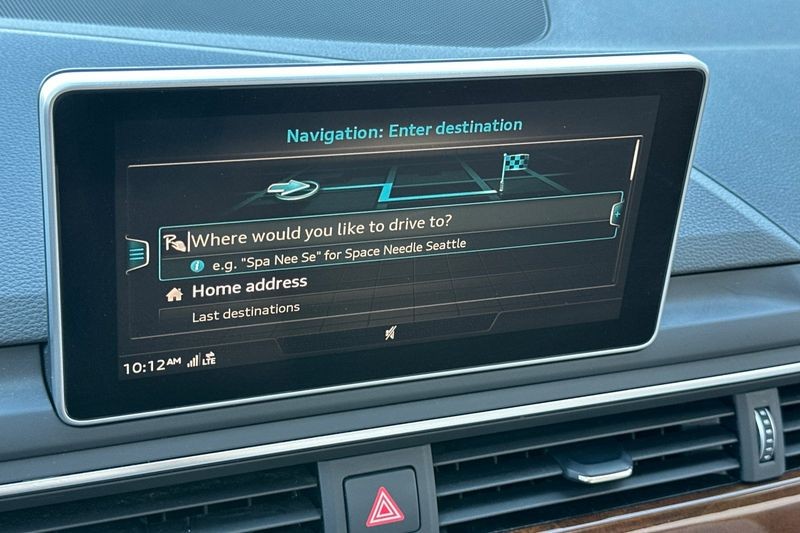 Audi A5 Cabriolet Vehicle Full-screen Gallery Image 18