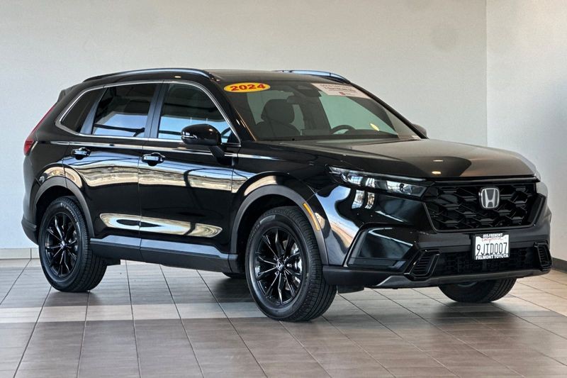 Honda CR-V Hybrid Vehicle Full-screen Gallery Image 02