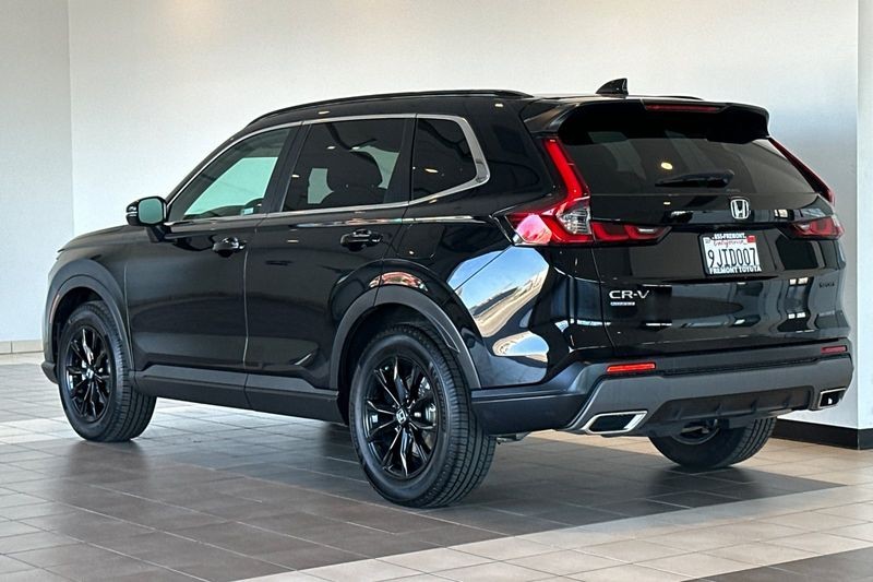 Honda CR-V Hybrid Vehicle Full-screen Gallery Image 06