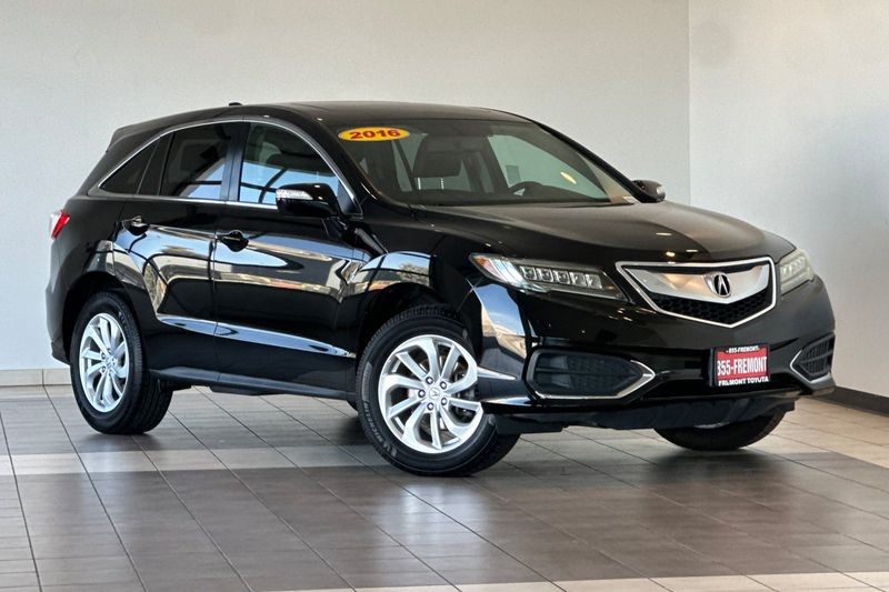 Acura RDX Vehicle Full-screen Gallery Image 02