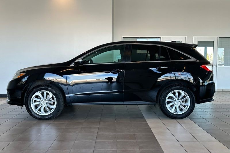 Acura RDX Vehicle Full-screen Gallery Image 07