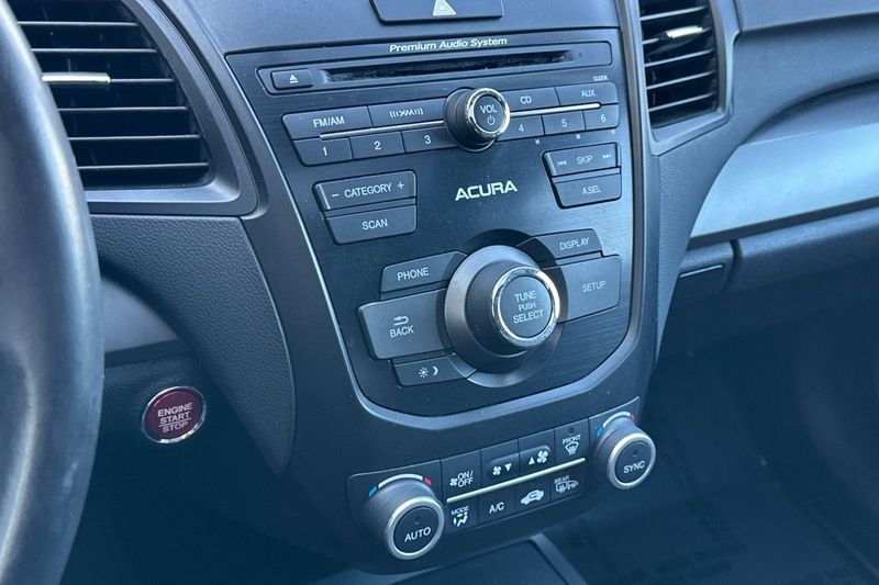 Acura RDX Vehicle Full-screen Gallery Image 20