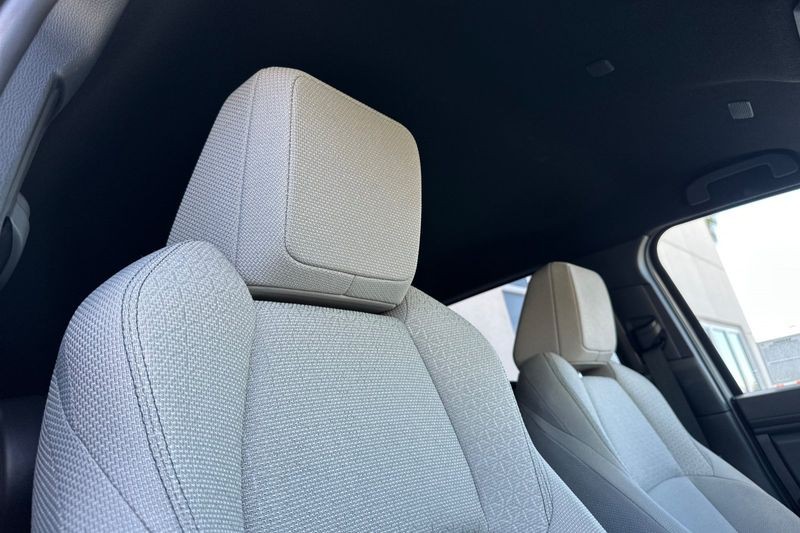 Toyota 4Runner Vehicle Full-screen Gallery Image 18
