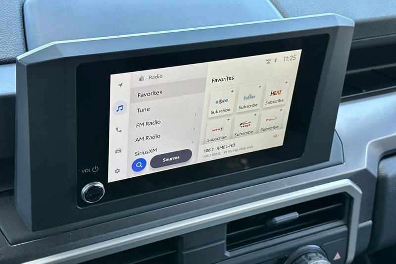 Toyota 4Runner Vehicle Full-screen Gallery Image 19
