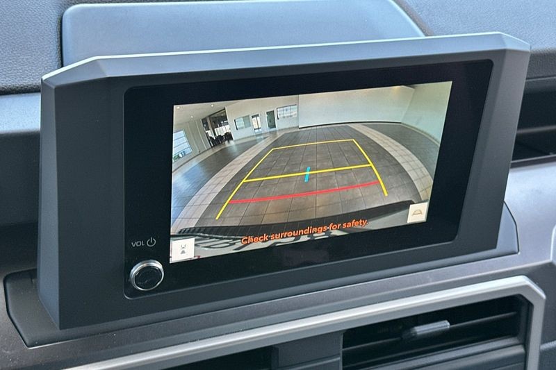 Toyota 4Runner Vehicle Full-screen Gallery Image 20