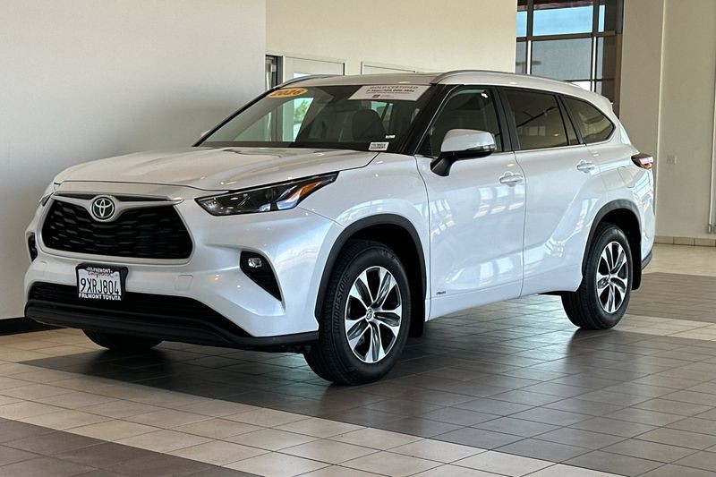 Toyota Highlander Vehicle Full-screen Gallery Image 08