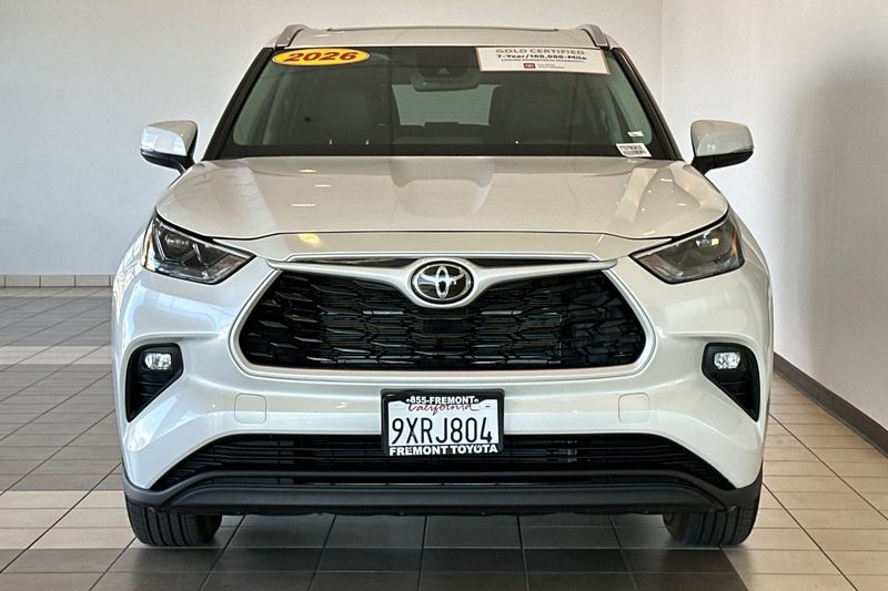Toyota Highlander Vehicle Full-screen Gallery Image 09