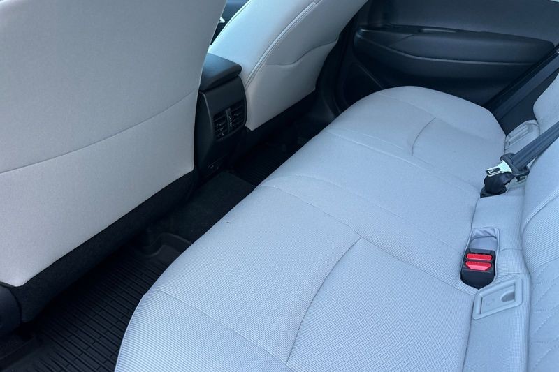 Toyota Corolla Cross Vehicle Full-screen Gallery Image 13