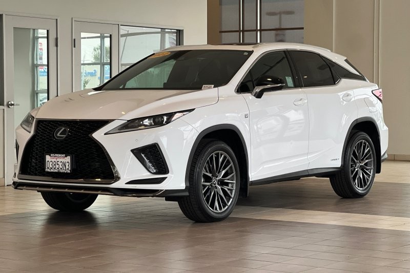 Lexus RX Vehicle Full-screen Gallery Image 08