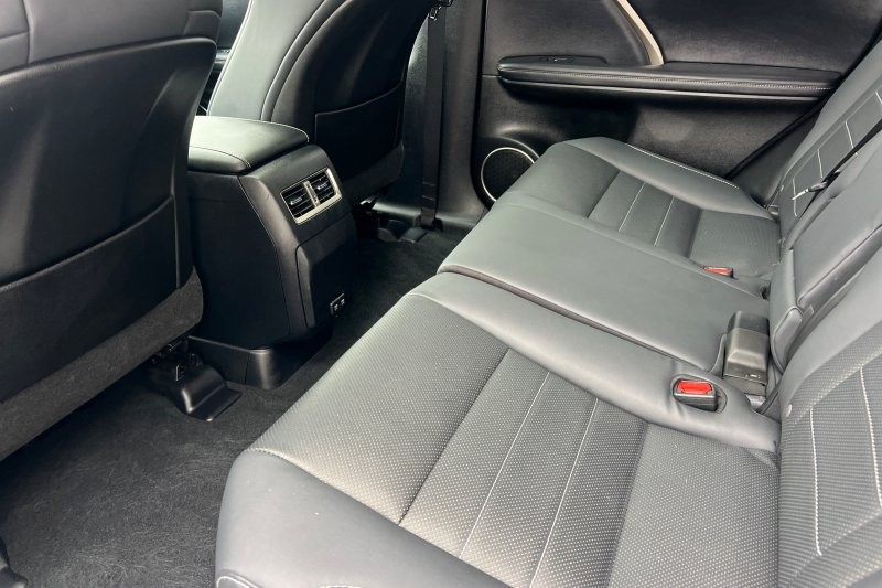Lexus RX Vehicle Full-screen Gallery Image 12