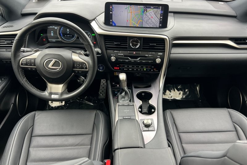Lexus RX Vehicle Full-screen Gallery Image 13