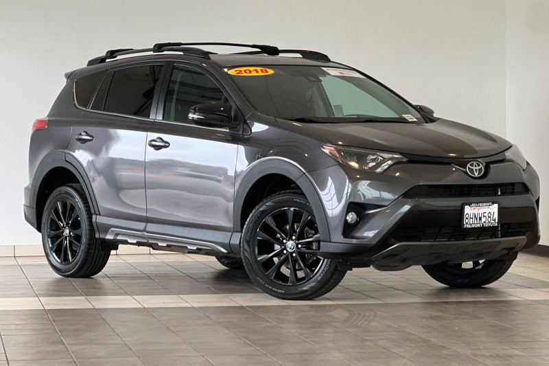 Toyota RAV4 Vehicle Full-screen Gallery Image 02