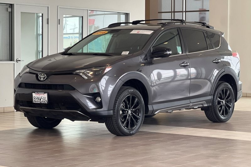 Toyota RAV4 Vehicle Full-screen Gallery Image 08