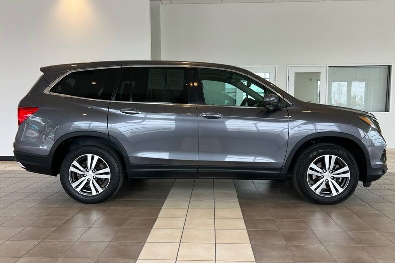 Honda Pilot Vehicle Full-screen Gallery Image 03