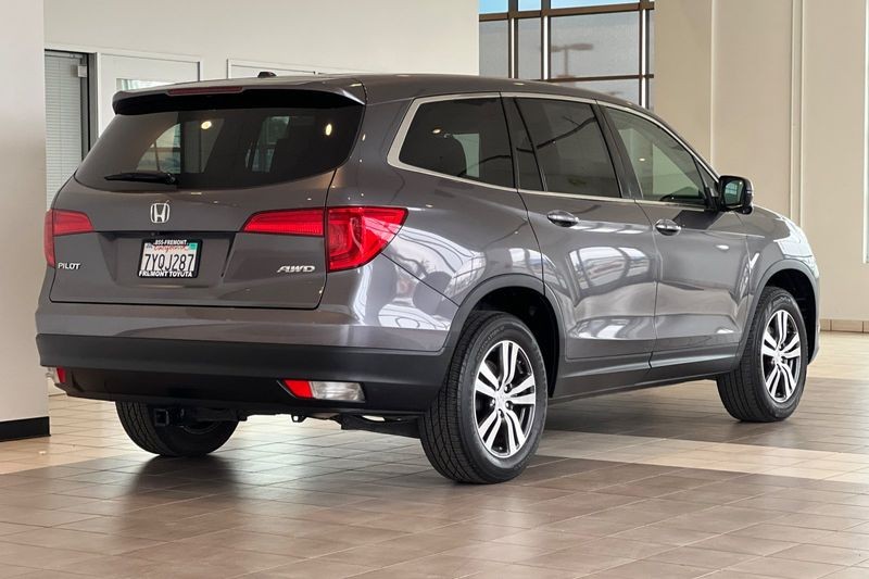 Honda Pilot Vehicle Full-screen Gallery Image 04