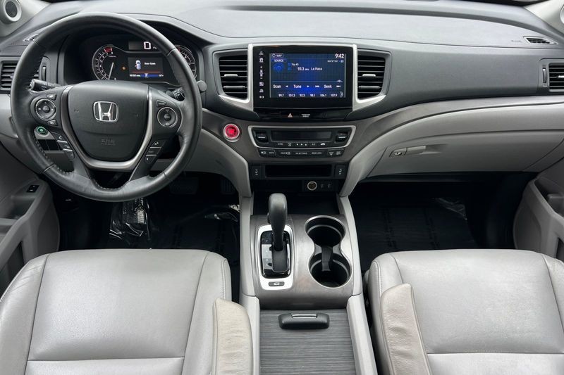 Honda Pilot Vehicle Full-screen Gallery Image 13