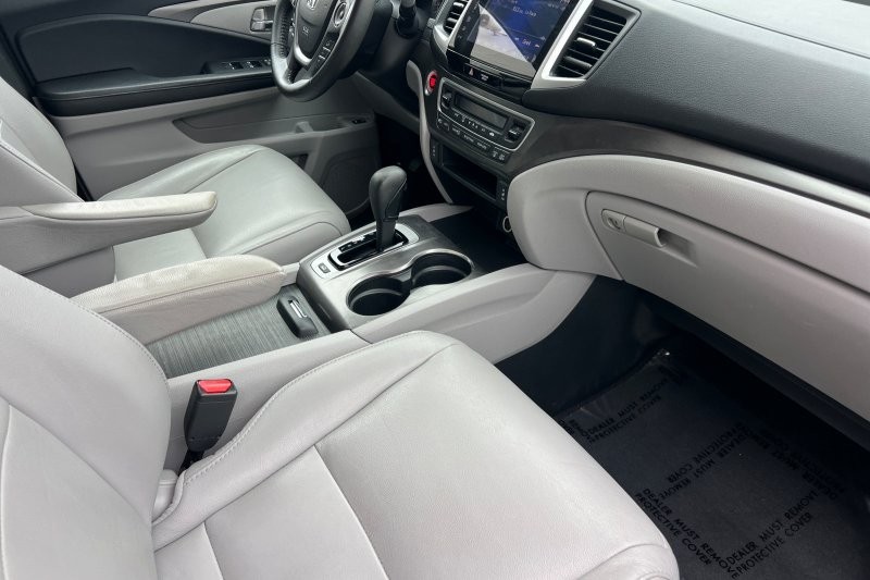 Honda Pilot Vehicle Full-screen Gallery Image 17