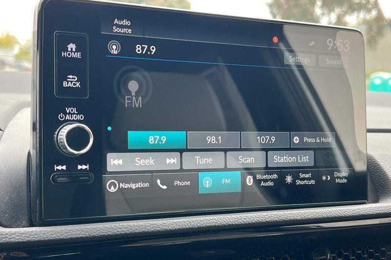 Honda CR-V Hybrid Vehicle Full-screen Gallery Image 18