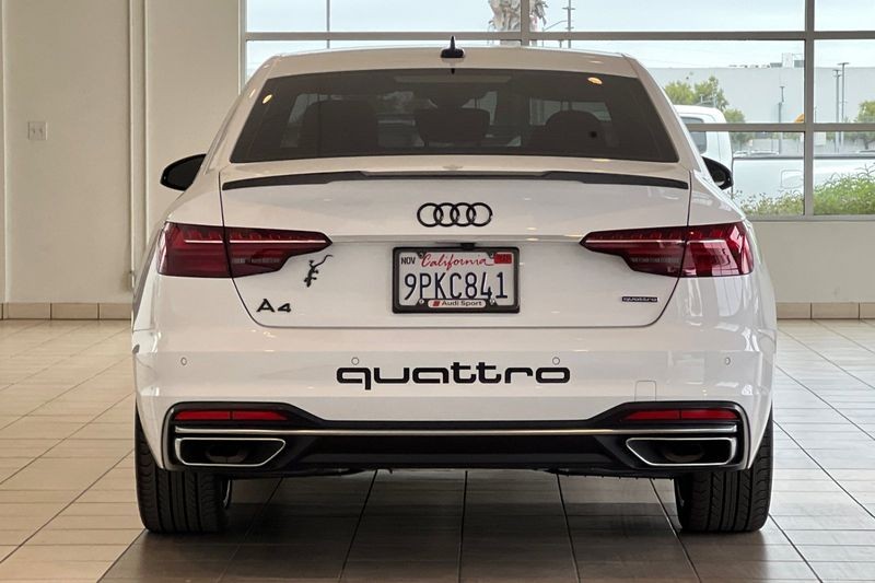 Audi A4 Sedan Vehicle Full-screen Gallery Image 05