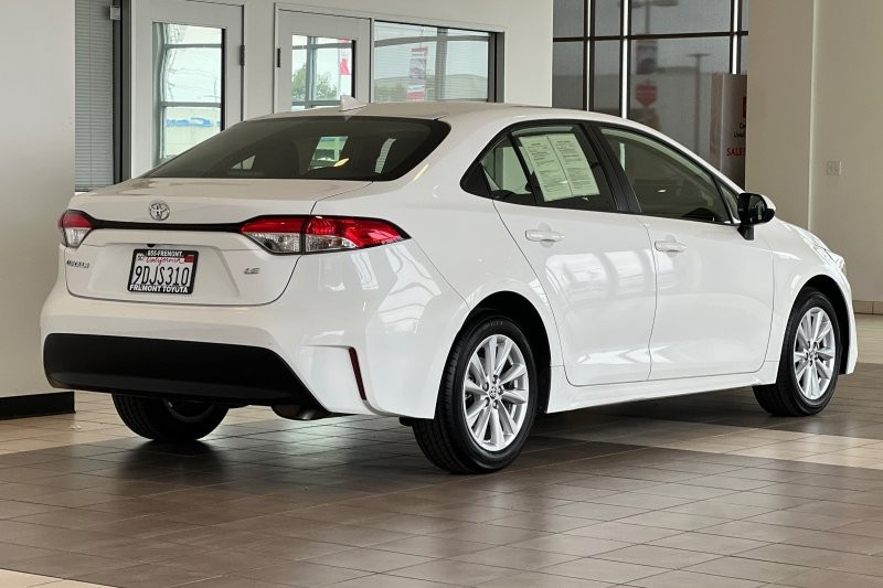 Toyota Corolla Vehicle Full-screen Gallery Image 04