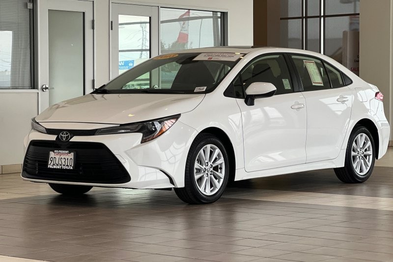 Toyota Corolla Vehicle Full-screen Gallery Image 08